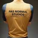 Pas Normal Studios Mechanism Stow Away Gilet Vindväst Camel